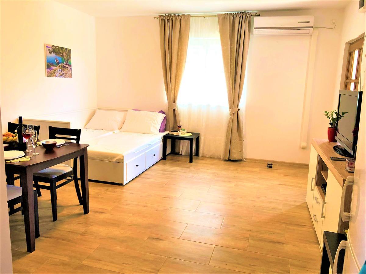 Apartments Village Lozovac Ngoại thất bức ảnh